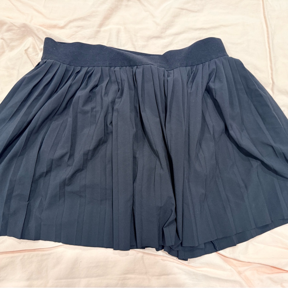Beyond Yoga Women’s Navy Pleated Skirt
